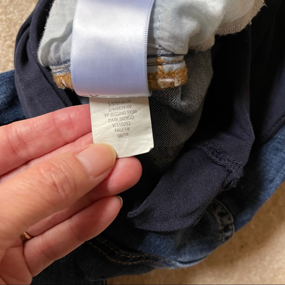 GAP Maternity Full Panel Jegging Dark Indigo Wash Pockets-26 Regular - Picture 10 of 11